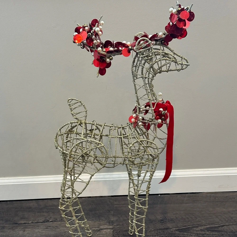 Pier‎ 1 Gold Glitter Wire Standing 22